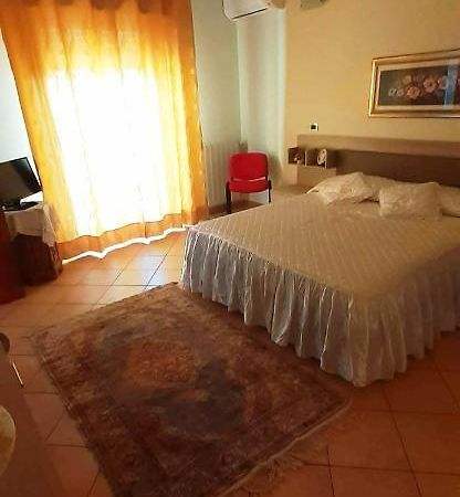 La Via Del Mare Hotel Oristano Exterior photo